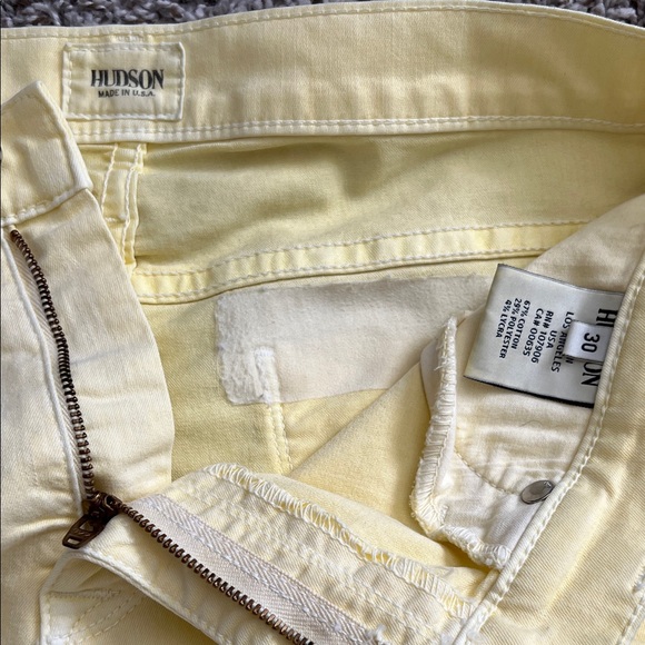 Like New! Hudson Jeans Nico Mid Rise Super Skinny Mellow Yellow Jeans in Size 30 - Picture 10 of 16